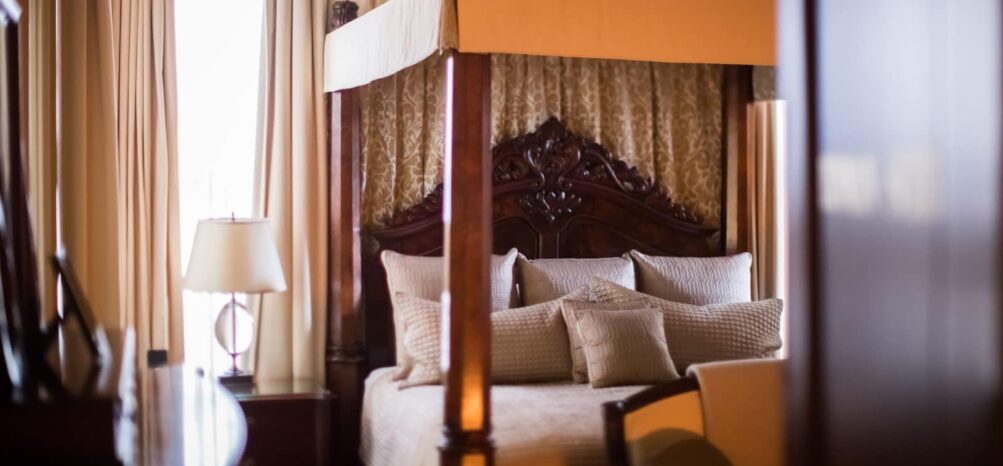 Stonehurst Place Guest Room