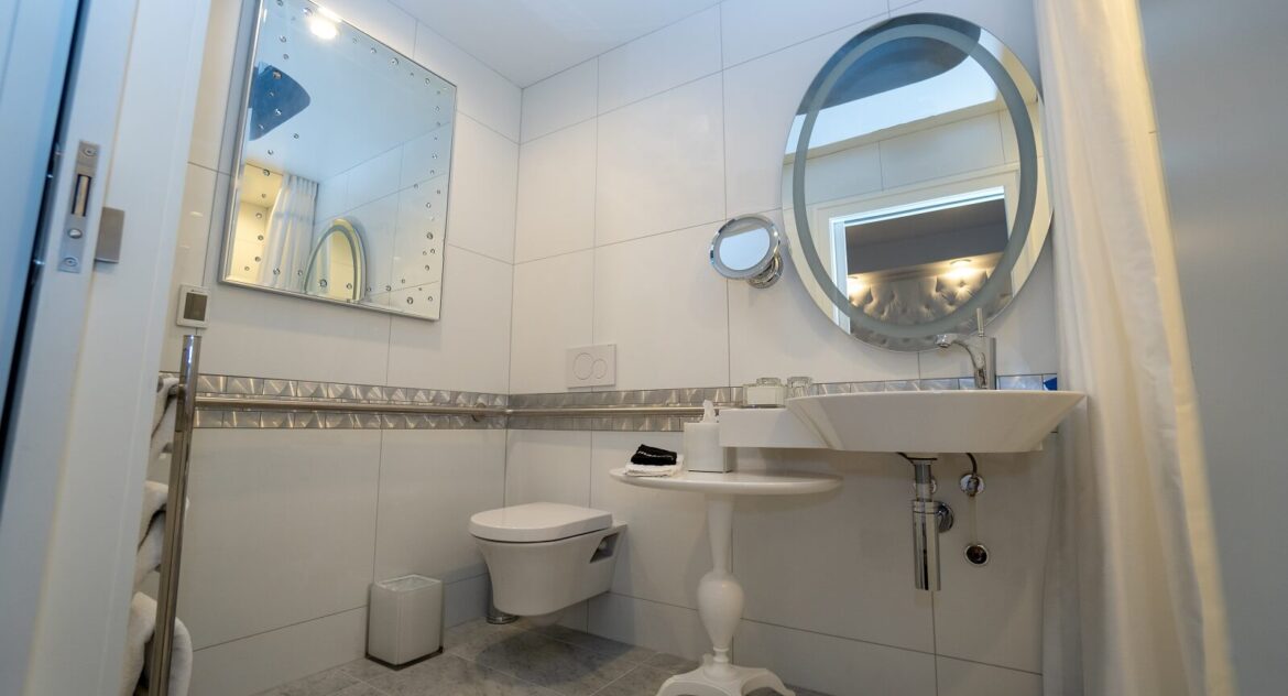 Stedman Suite Bathroom